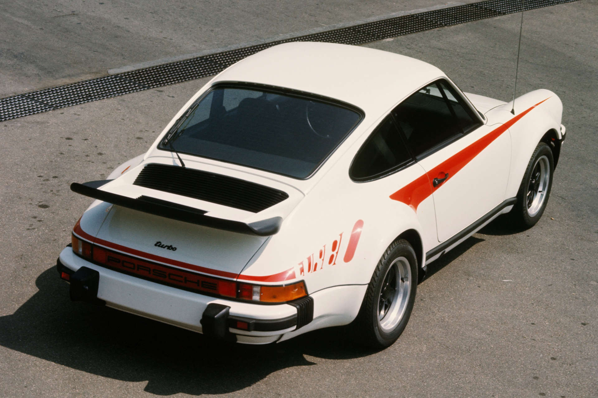 50 Porsche Turbo - 911 1. Generation